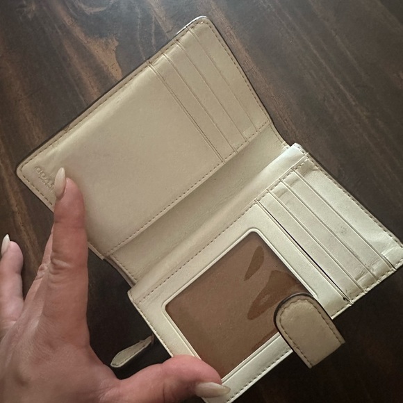 EUC coach wallet - Picture 5 of 5